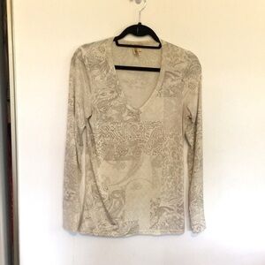 BKE Long sleeve paisley cream Shirt v neck